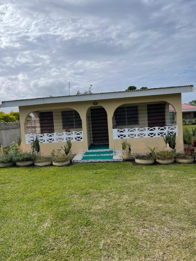 Janessa'S Dwellery Bed & Breakfast Port Vila Luaran gambar